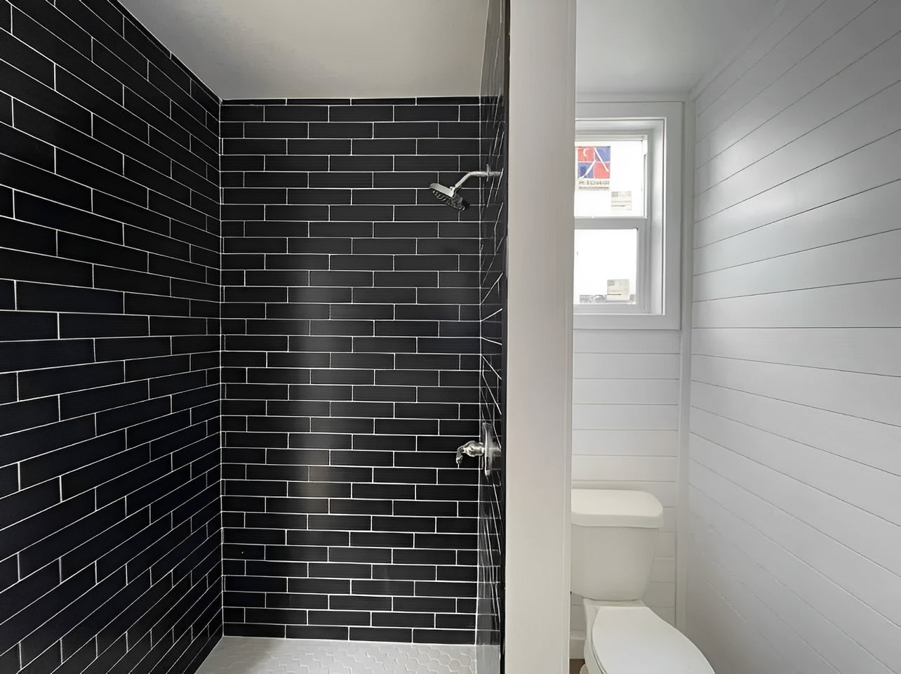 Customized 40ft Shipping Container Made into Luxurious 1 Bedroom. image 3