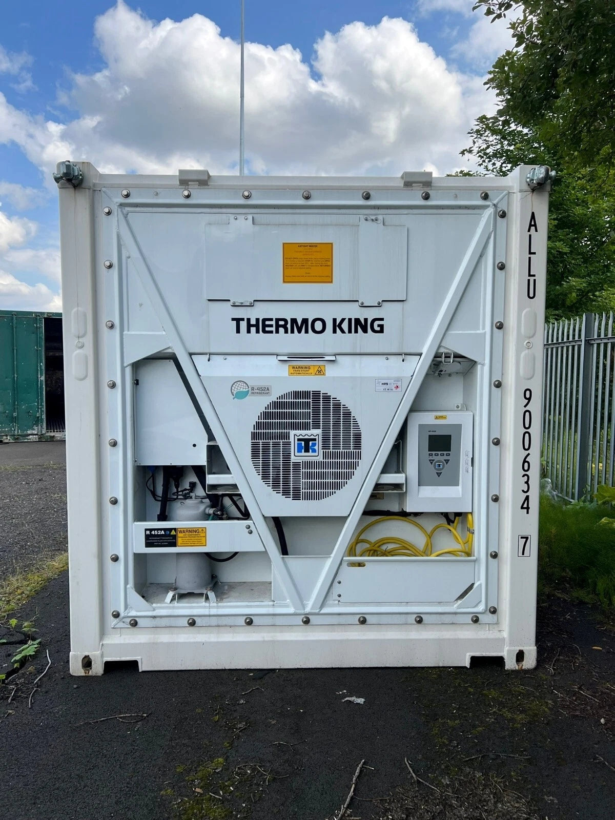 10ft reefer shipping container (BRAND NEW) image 1