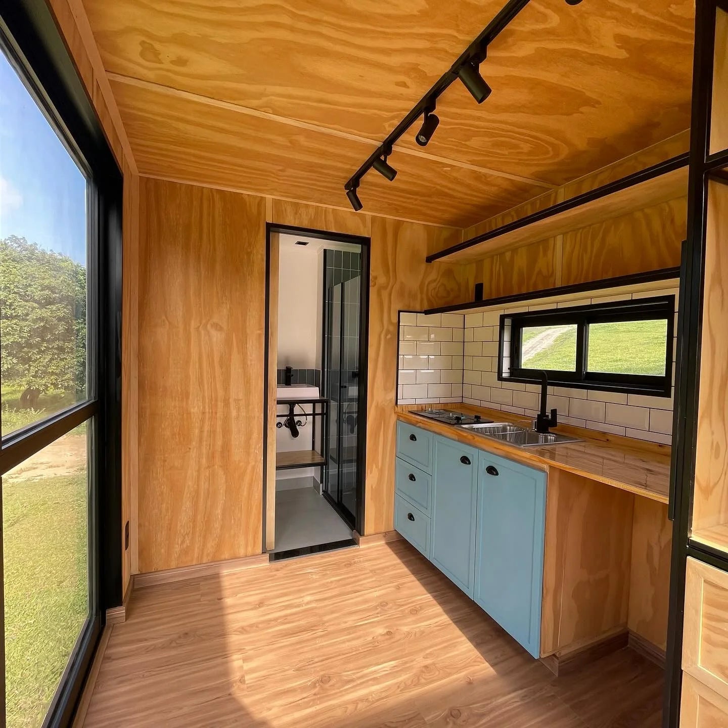Custom 20ft Cozy Cabin Container House image 2