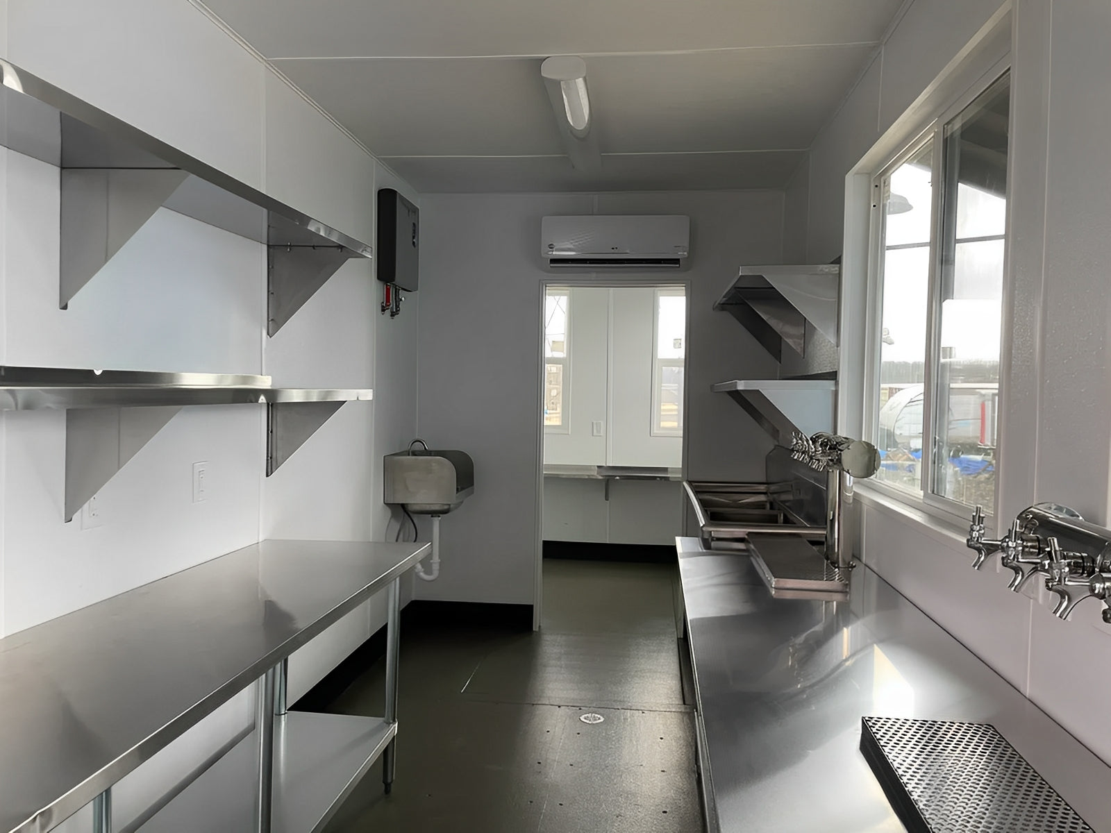 40ft Shipping Container Bar image 5