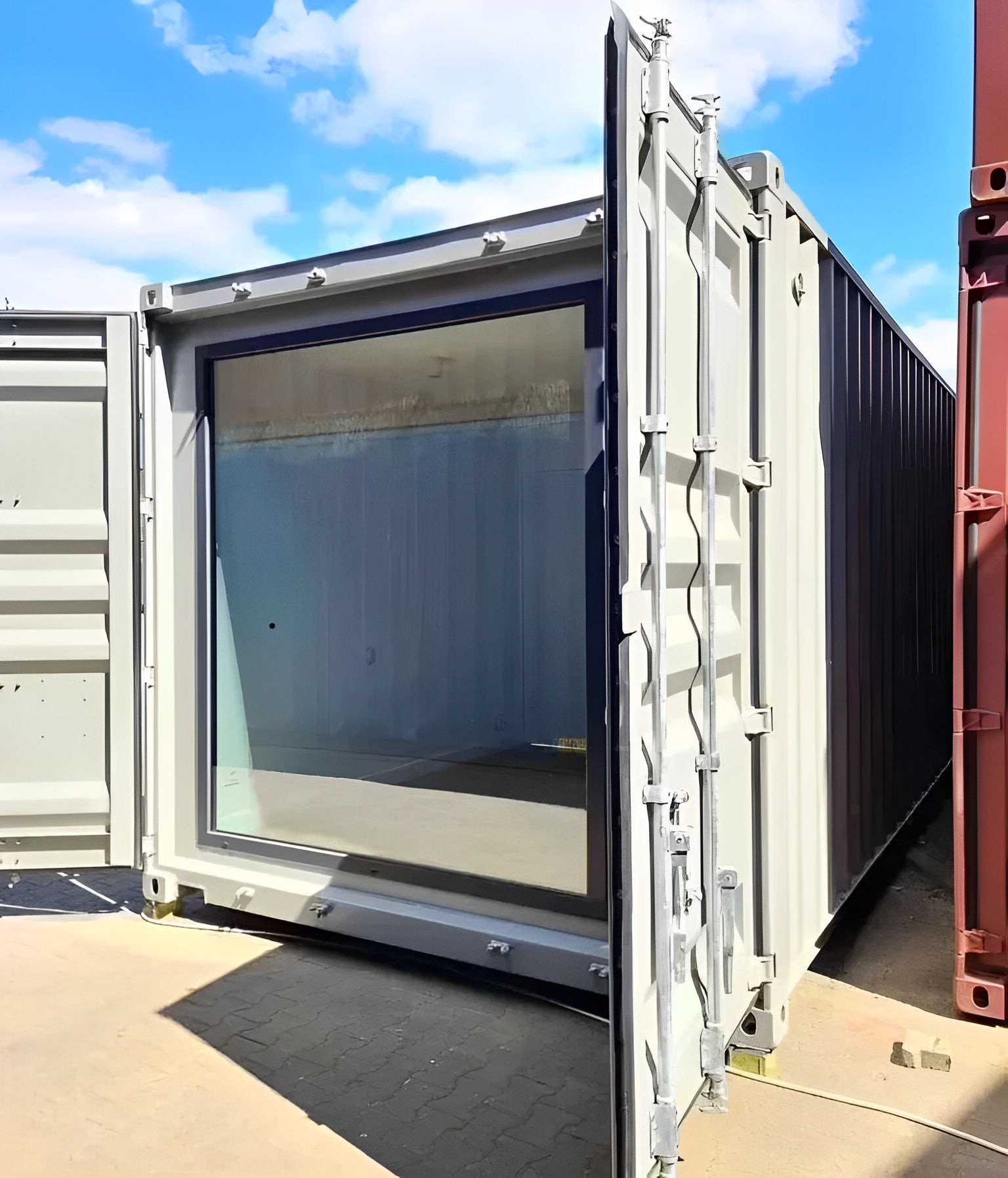 Custom 40ft Shipping Container House image 2