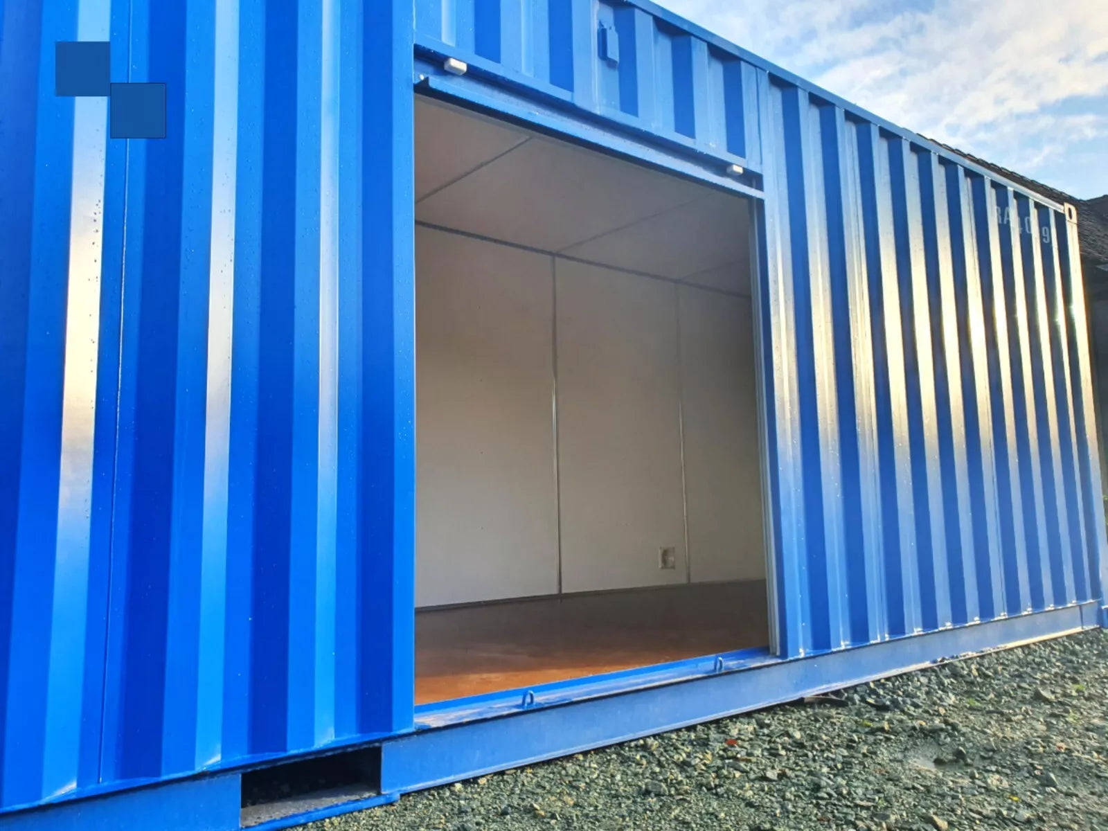 40ft Containers as Self Storage Rooms – Insulated – Ply Lined – Premium image 1