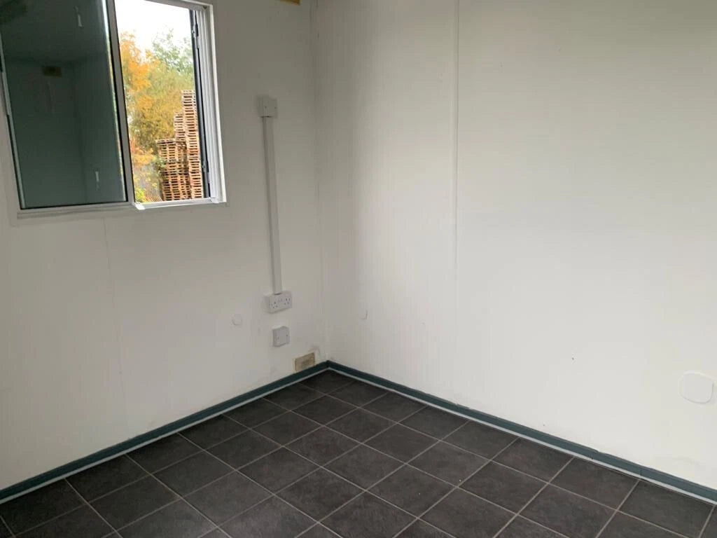 12FT X 8FT OPEN PLAN OFFICE image 2