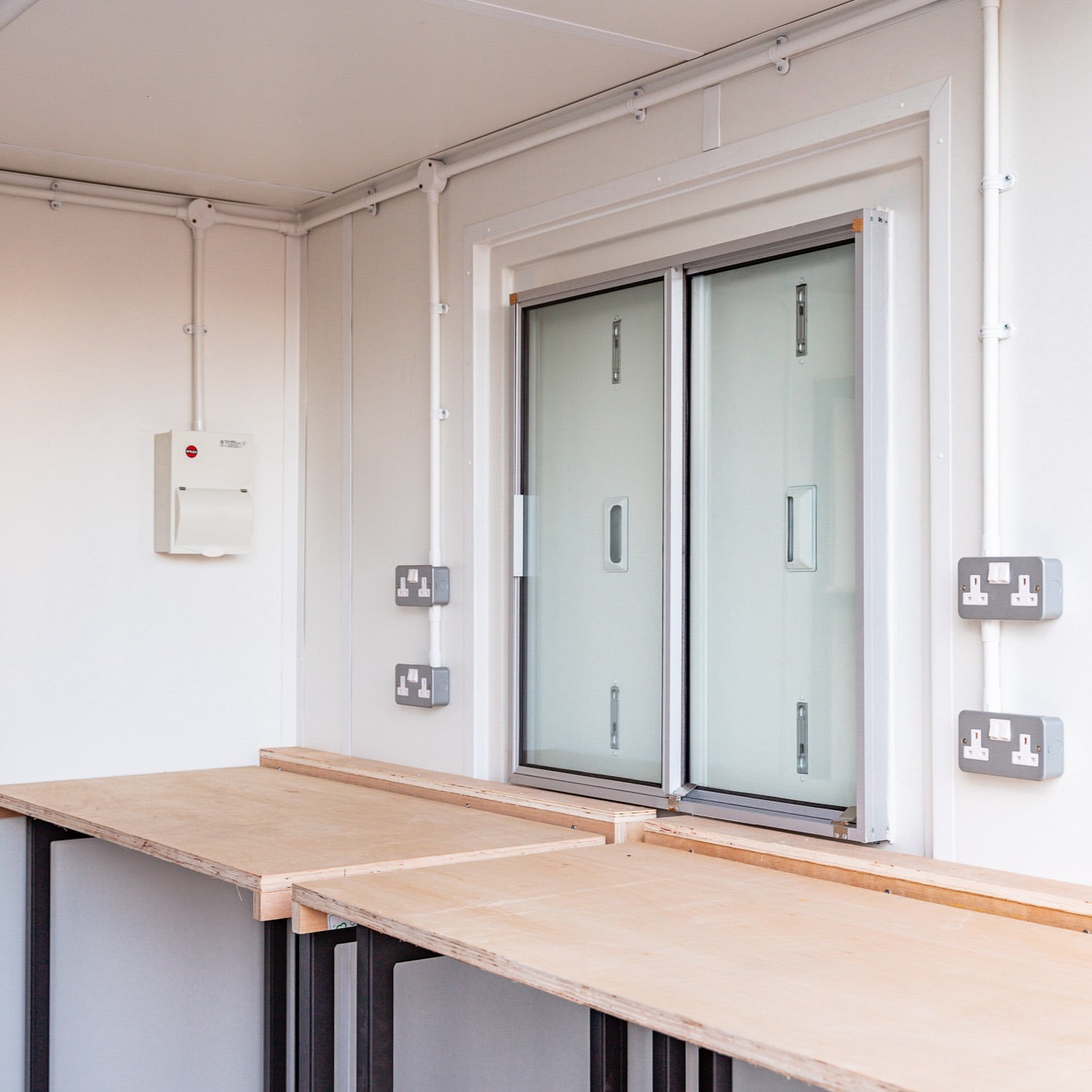 10ft Custom Workshop/Office Shipping Container image 2