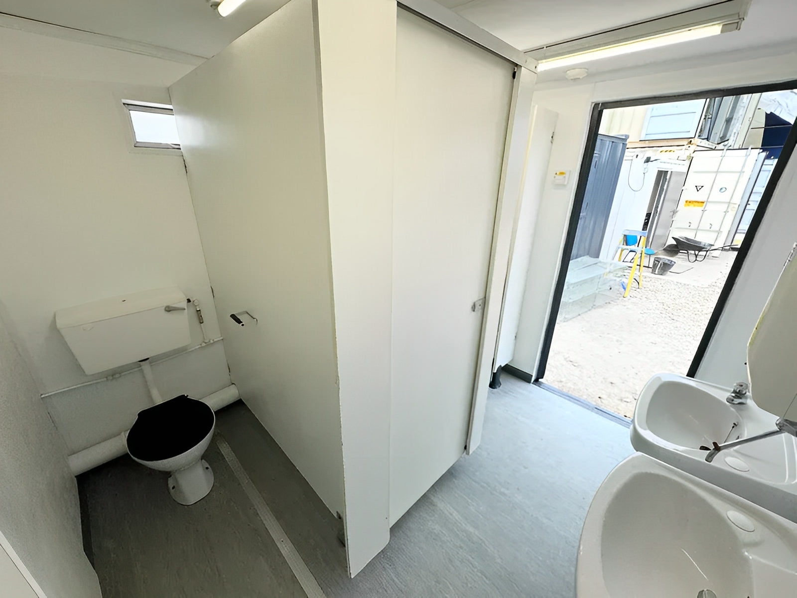 12 x 9ft Anti Vandal 2 + 1 Toilet Block image 4