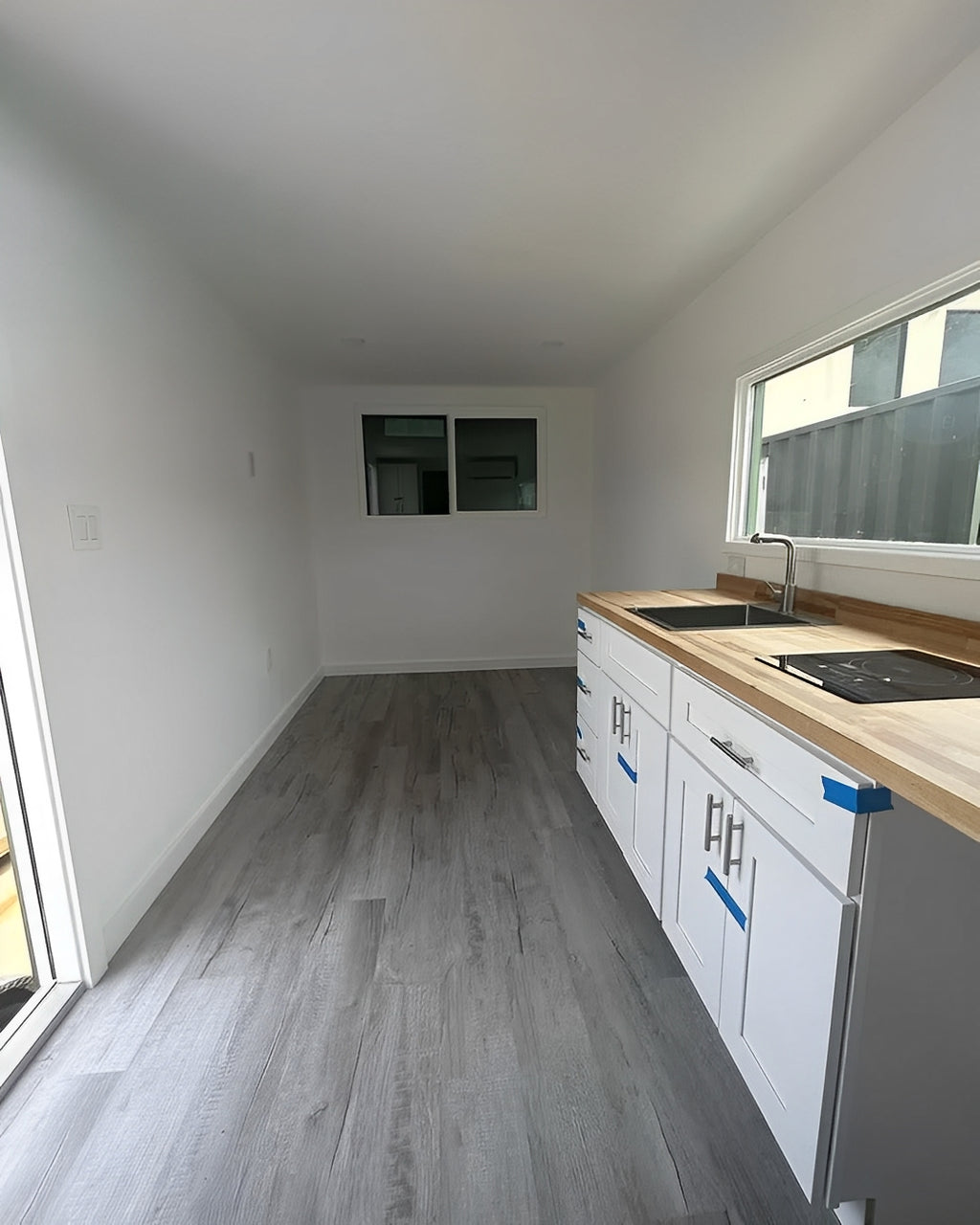 20ft x 8ft Portable Container House On Wheels image 6