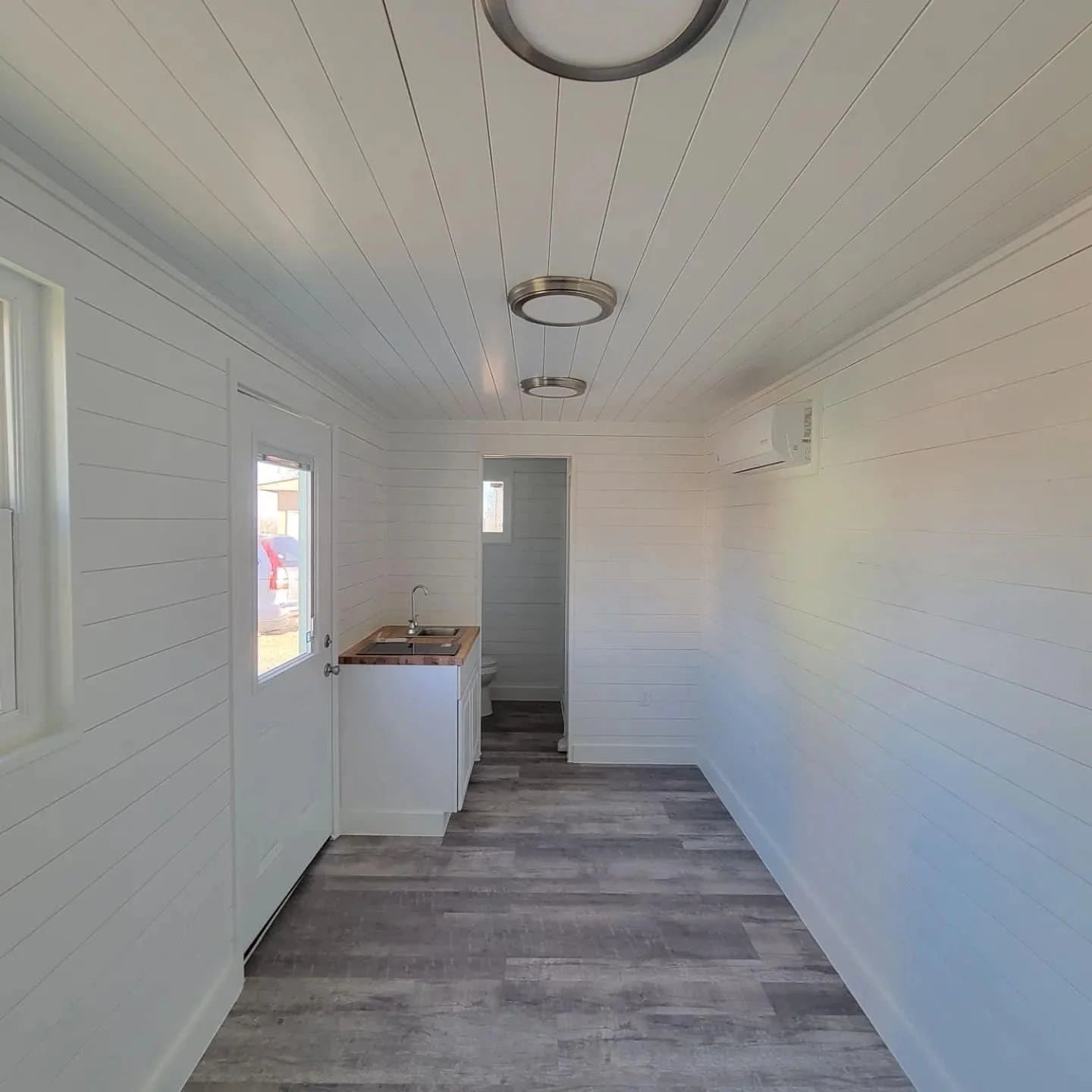 Custom 20ft Shipping Container House image 3