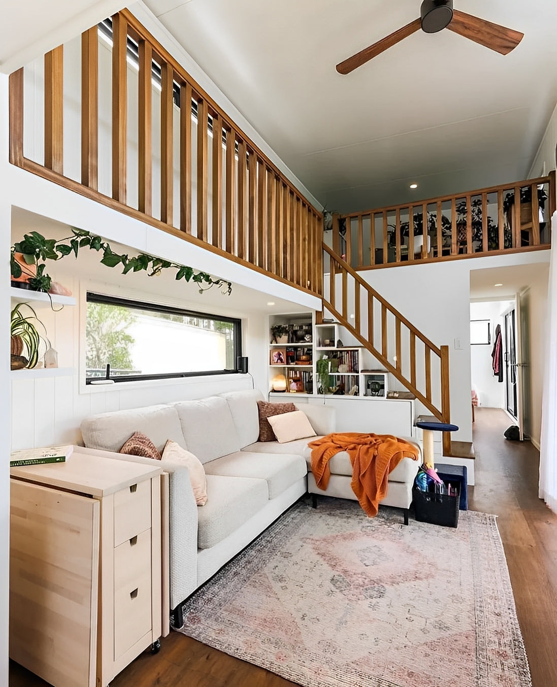 Luxury 40ft prefab container house with easy-folding sandwich panels. image 3
