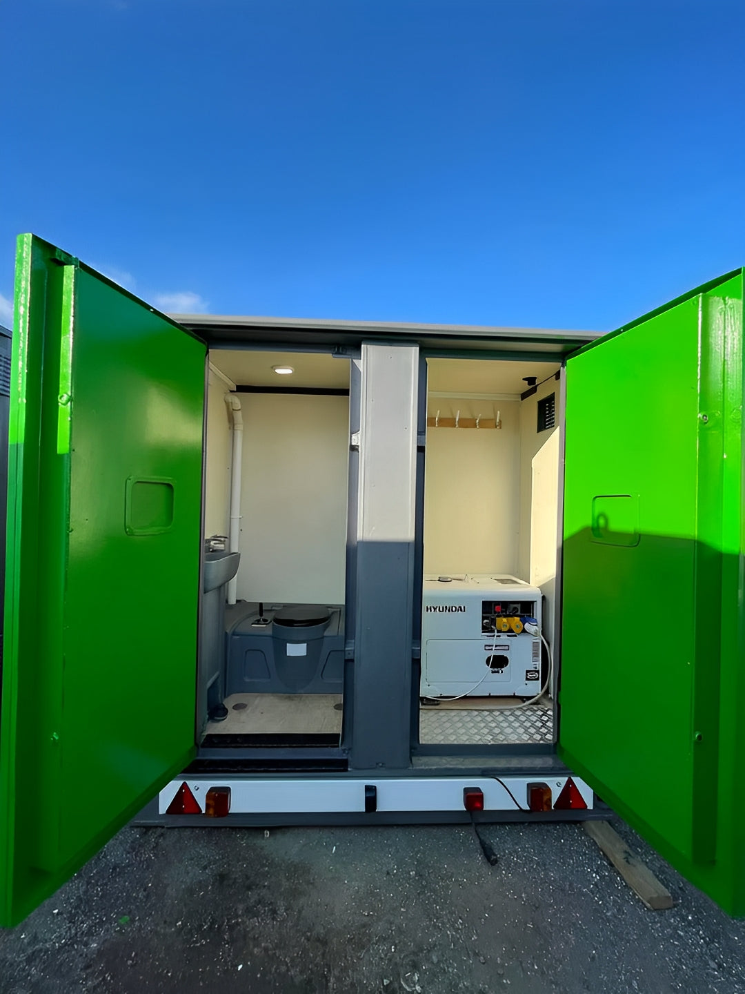 12 x 7.5ft Towable Mobile Welfare Unit With Diesel Generator image 3