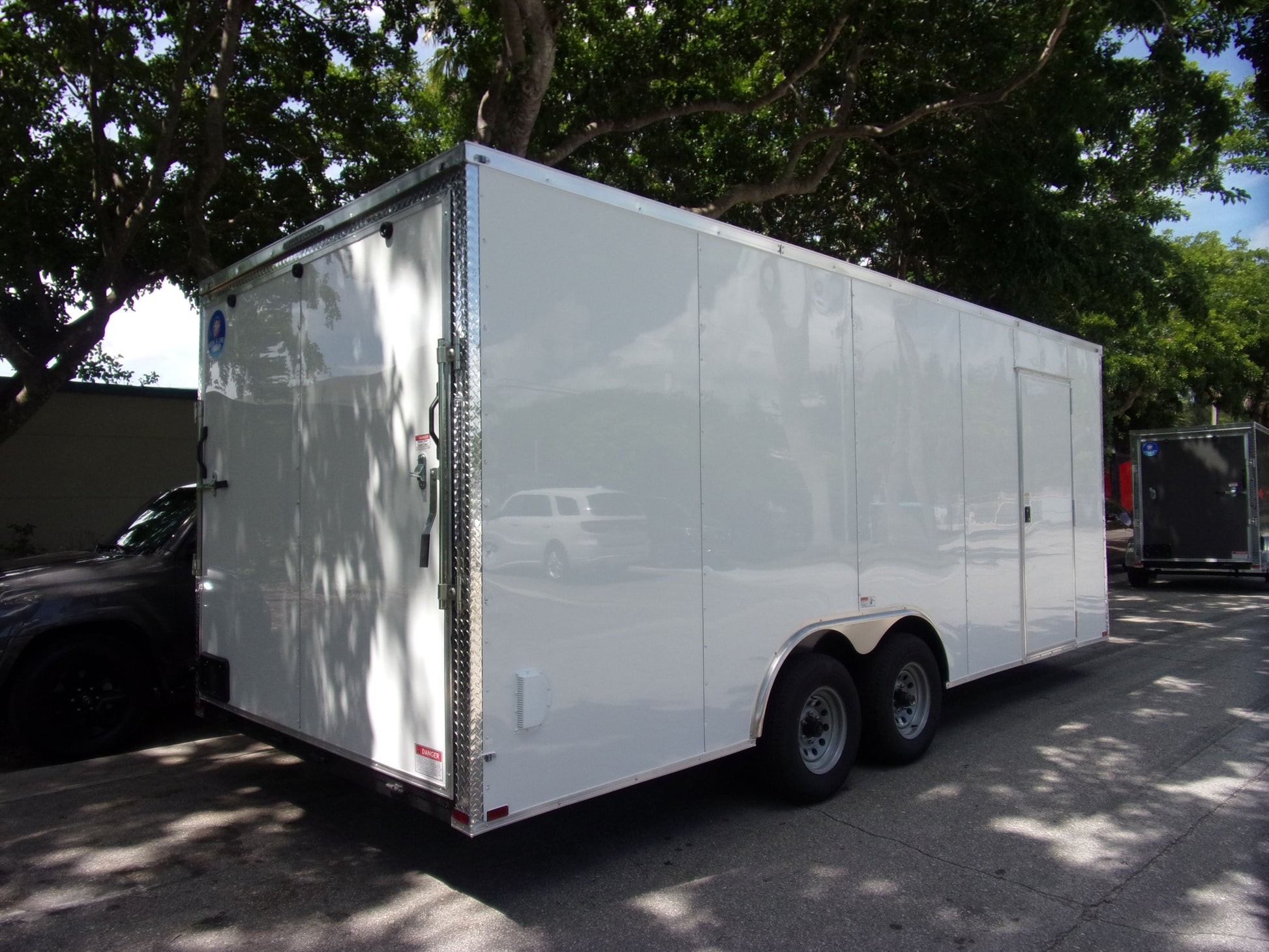Hook & Line 8.5 x 20 Enclosed 10k Trailer cargo
