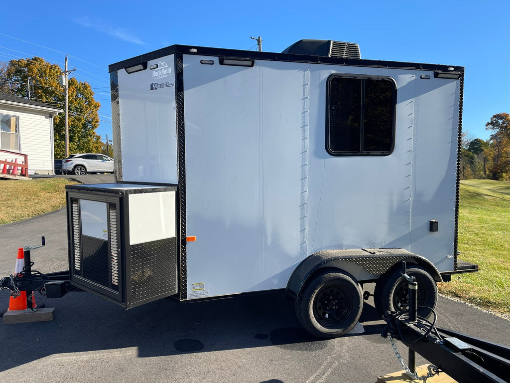 Heavy-duty fiber optic splicing trailer for telecom use”