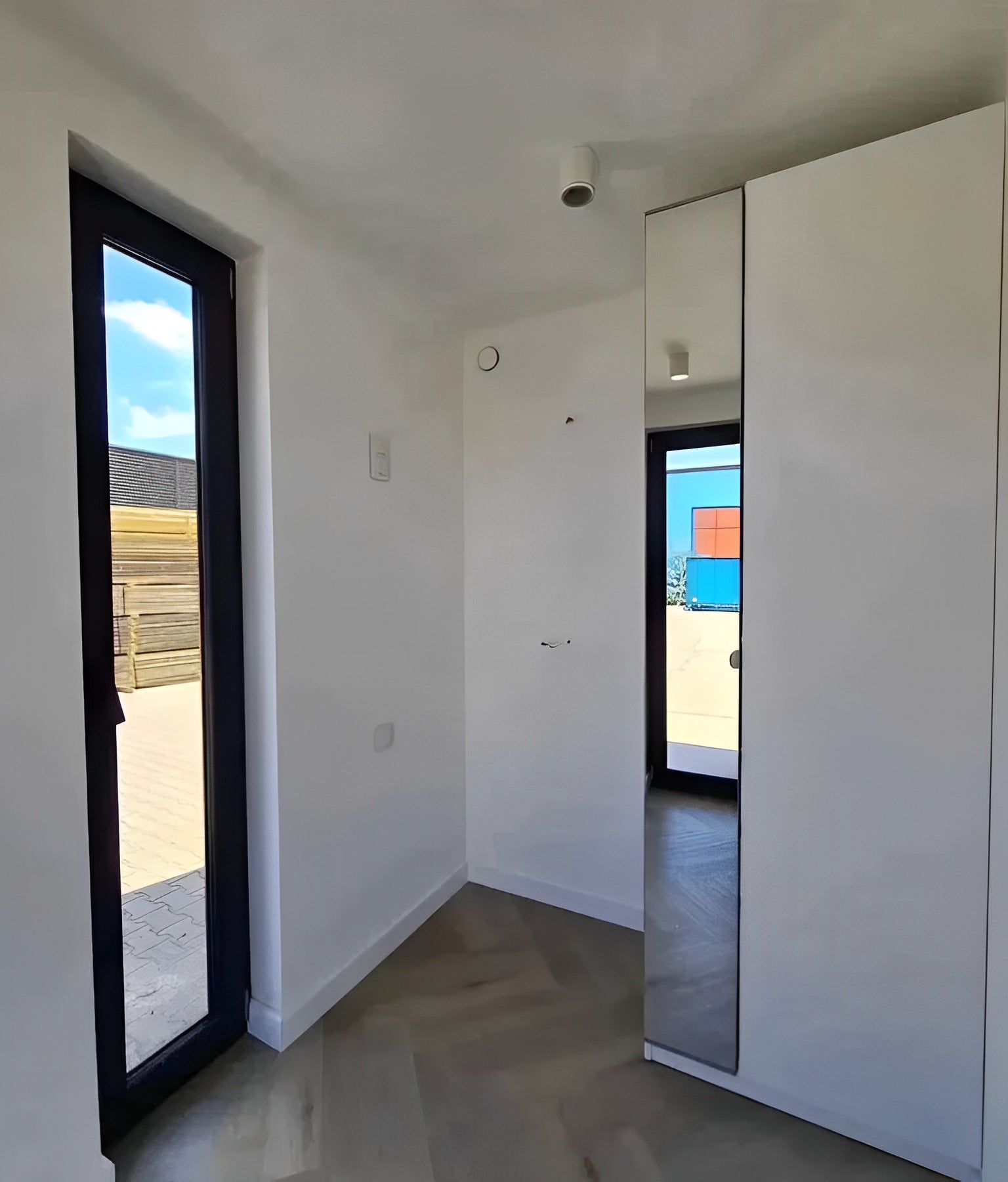 Custom 40ft Shipping Container House image 4