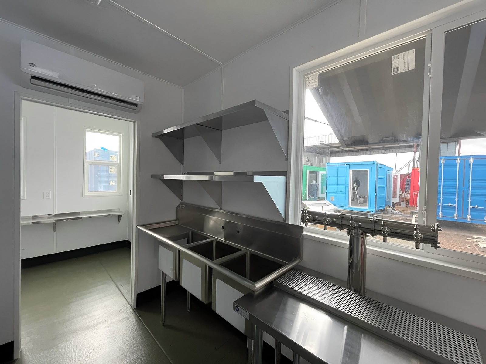40ft Shipping Container Bar image 6