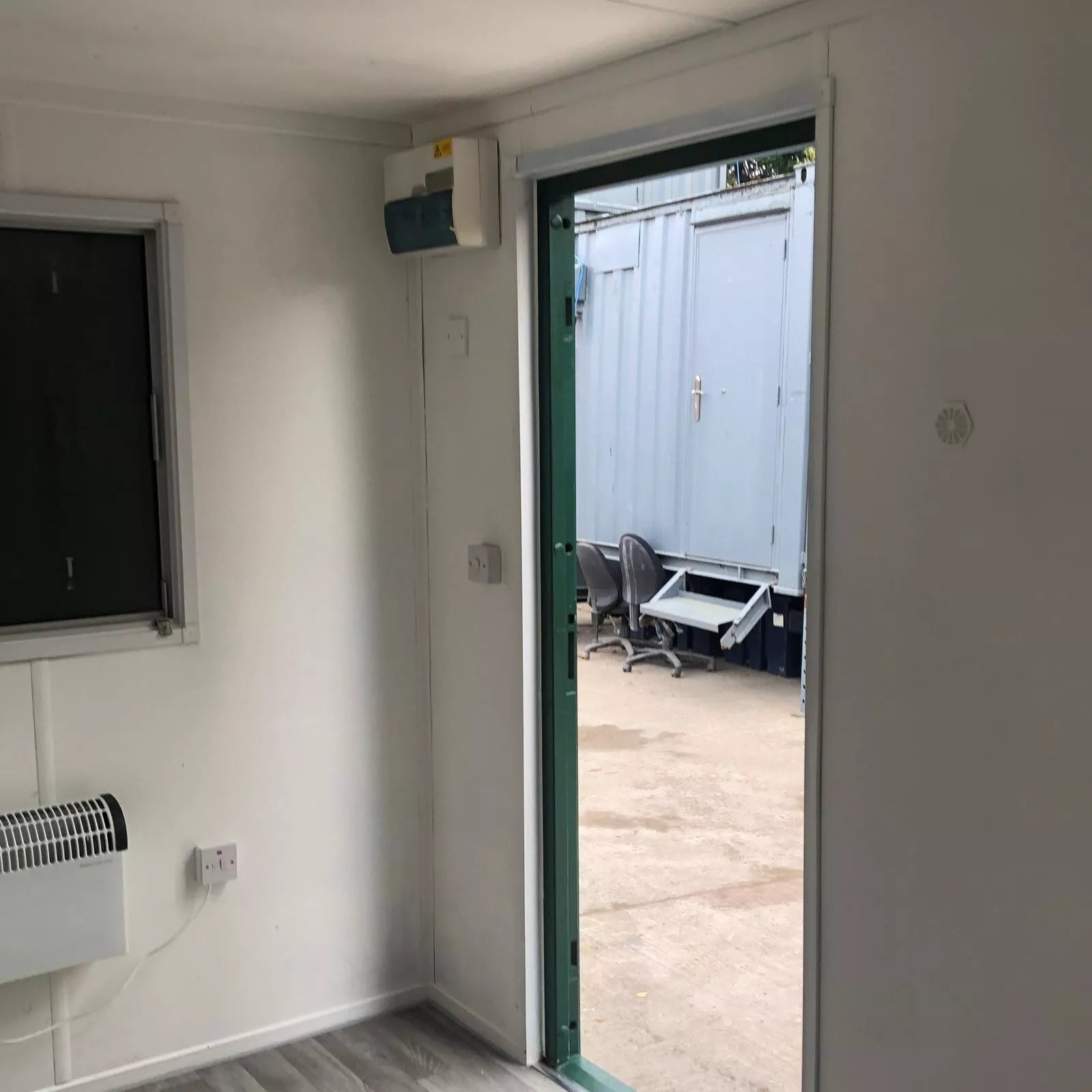 12FT X 8FT OFFICE/CANTEEN SHIPPING CONTAINER image 9