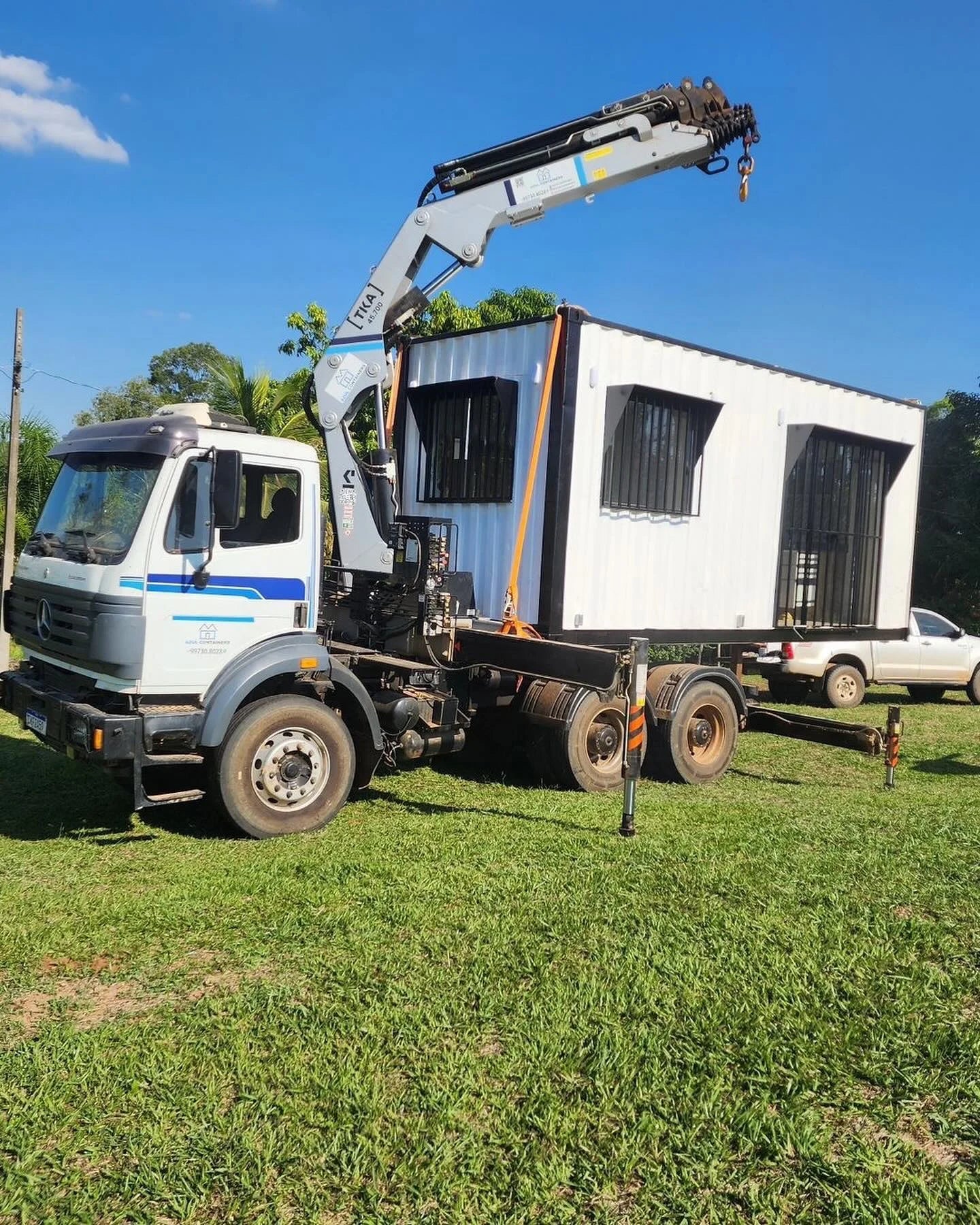 Custom 20ft Shipping Container Home With Water Tank image 4