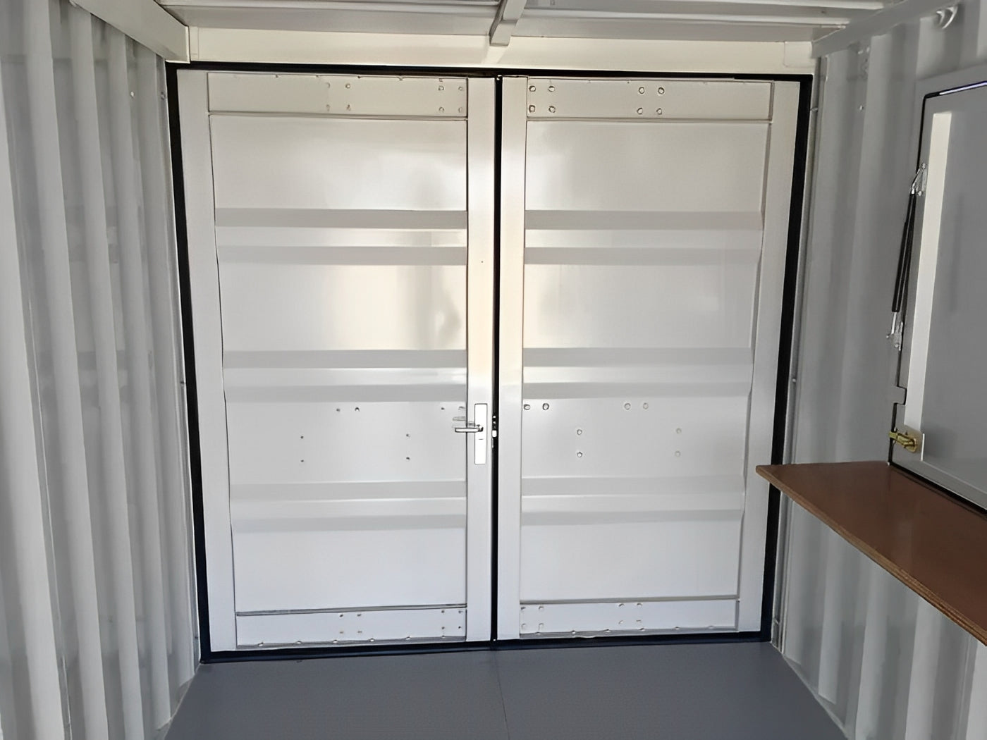 20ft Bar Container image 4