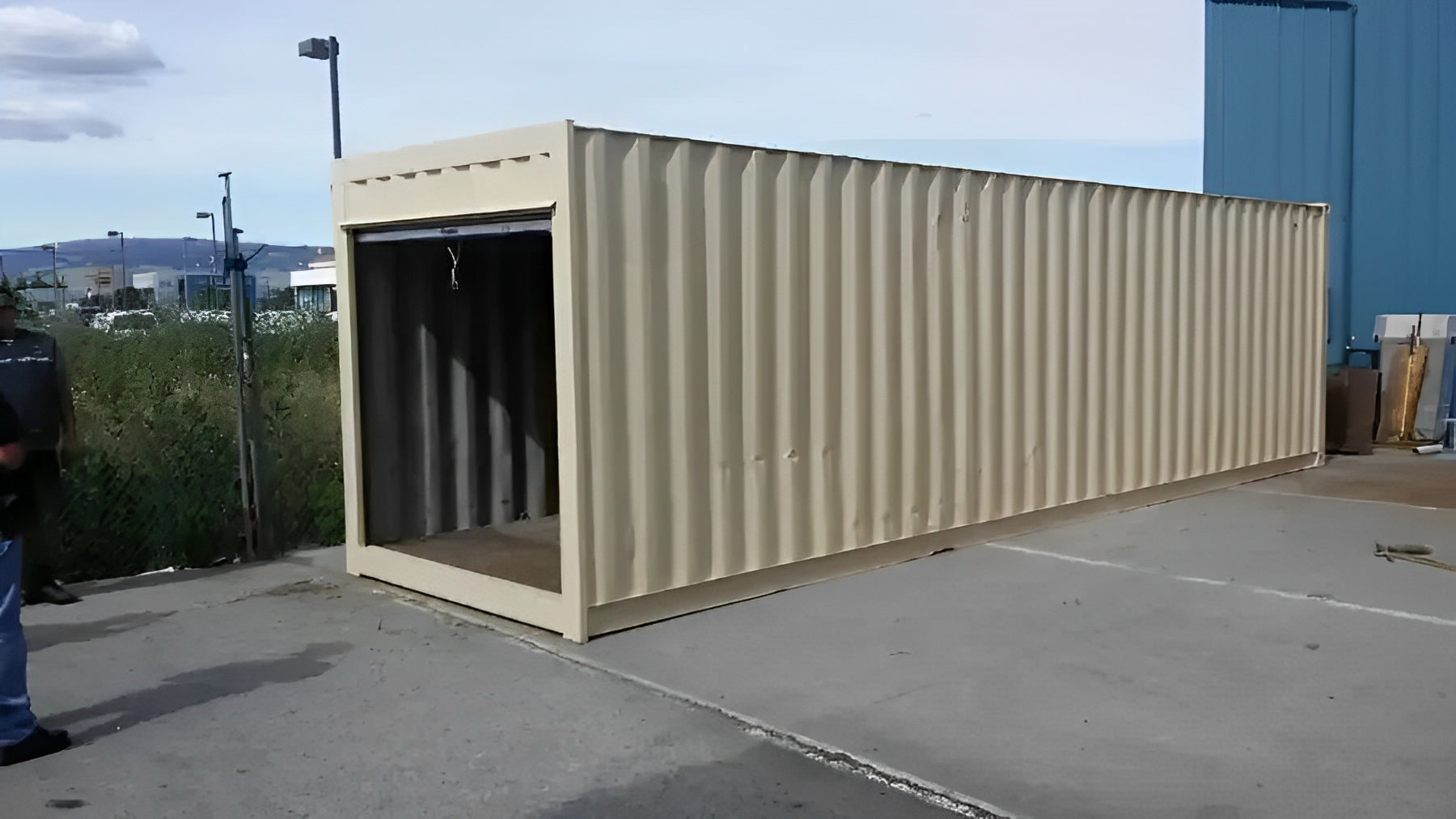 30ft Shipping Container With Roll-Up Door image 2